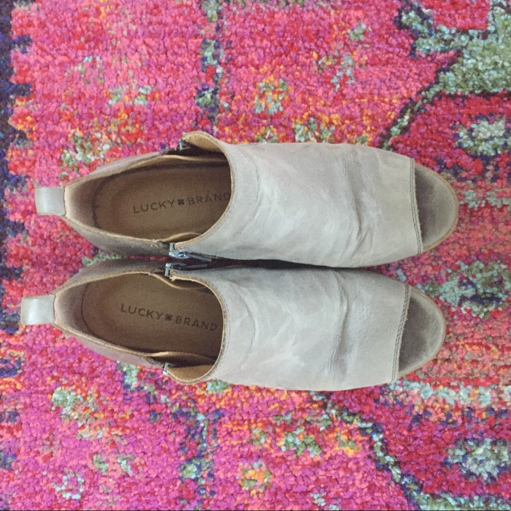 Peep Toe booties.